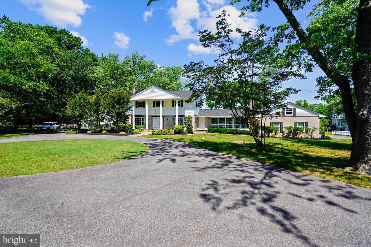 1148 Carrs Wharf Road - Photo 1