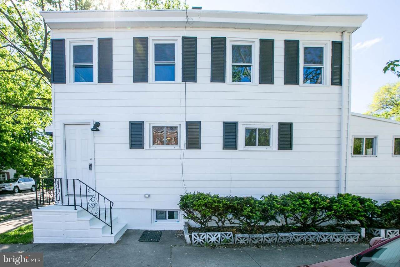 401 Woodland Street - Photo 1