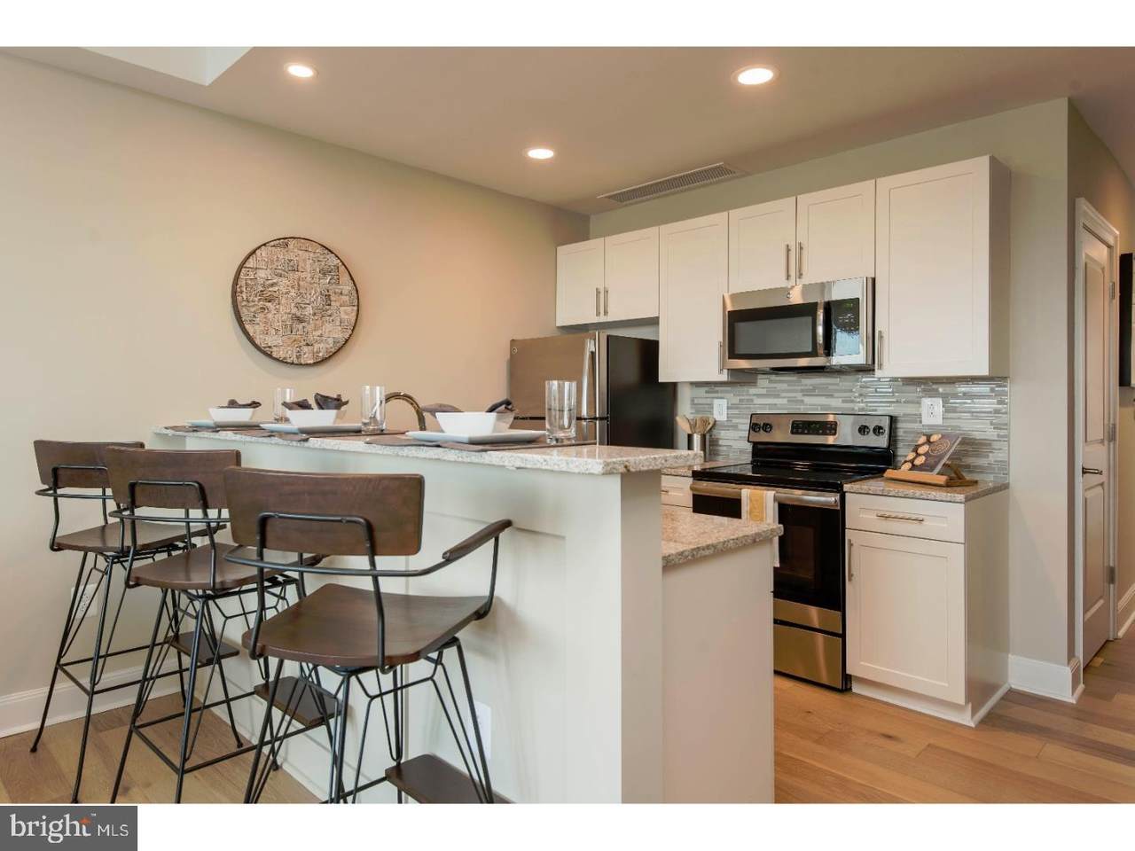 234-50 N COLUMBUS BLVD - Photo 1