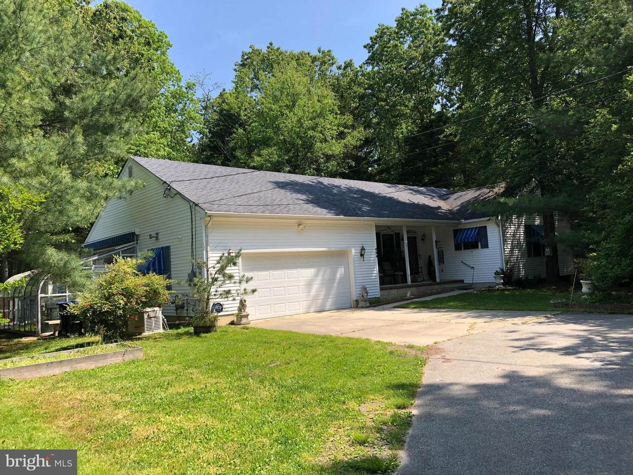 694 5TH Street - Photo 1