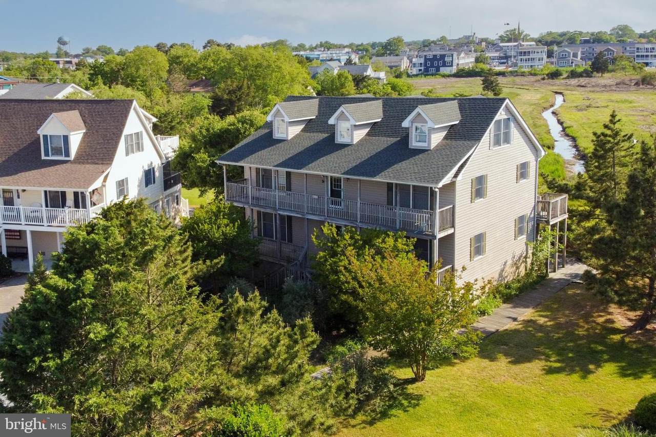 206 Massachusetts Avenue - Photo 1
