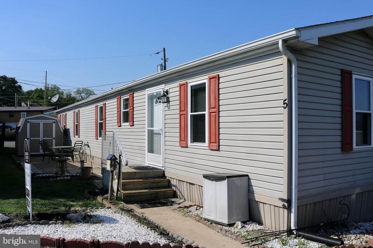 5 Hilltop Avenue - Photo 1