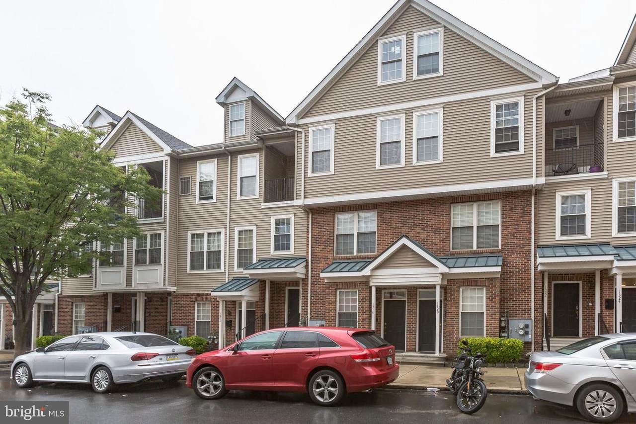 1318 31ST Street - Photo 1