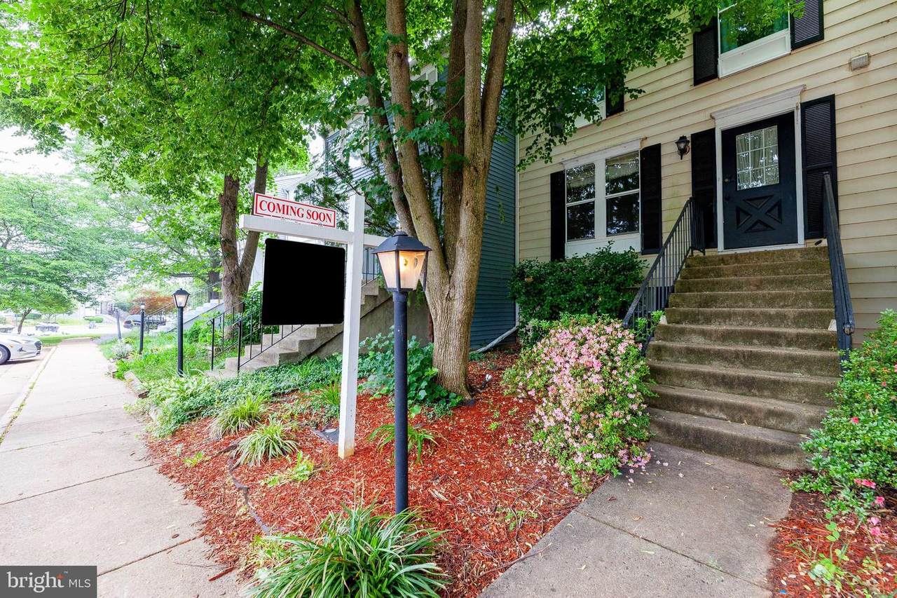 9129 New Britain Circle - Photo 1