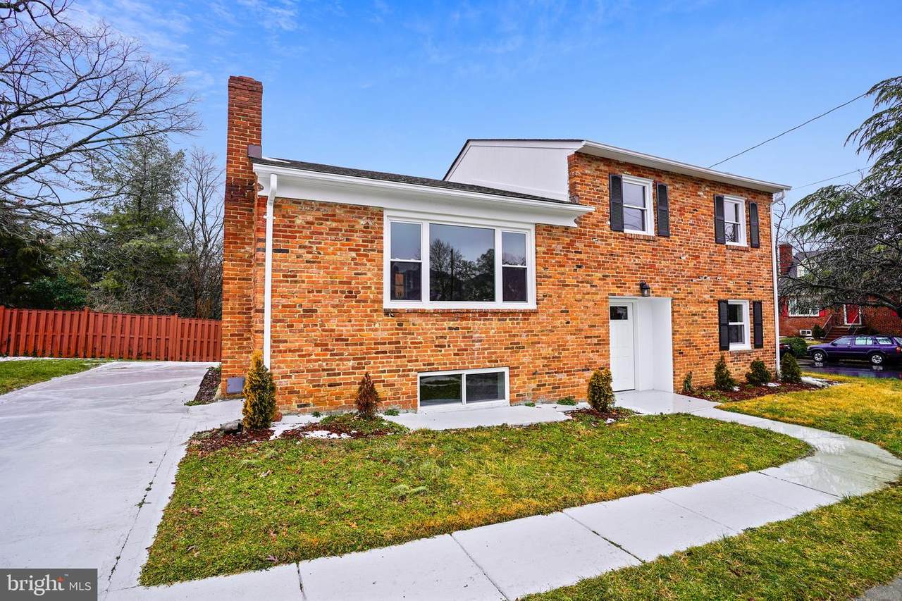 900 Wakefield Street - Photo 1
