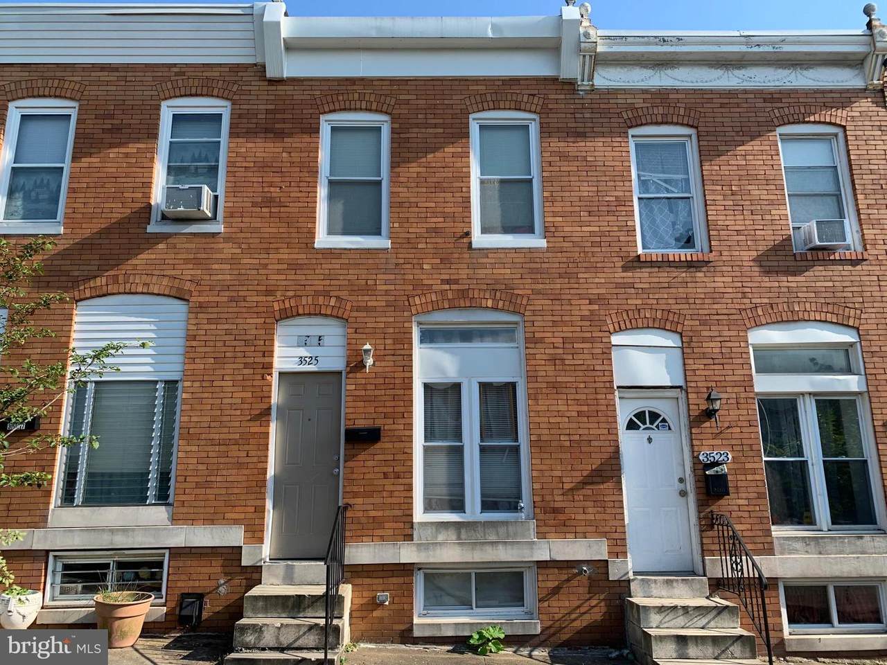 3525 Fairmount Avenue - Photo 1