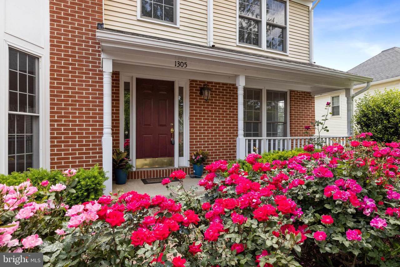 1305 Summerfield Drive - Photo 1