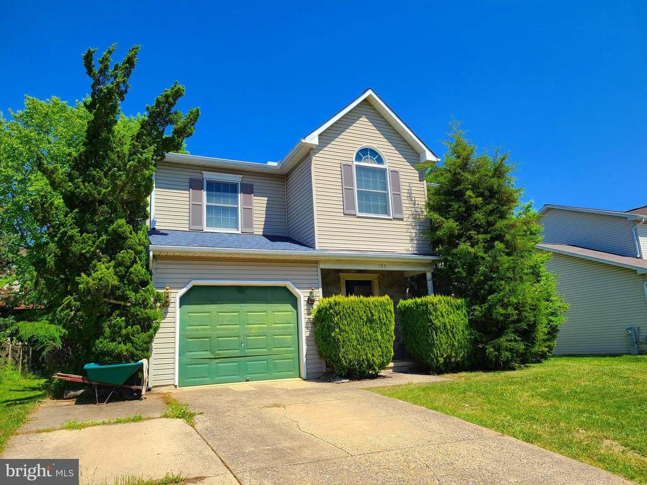 104 Hutchins Court - Photo 1