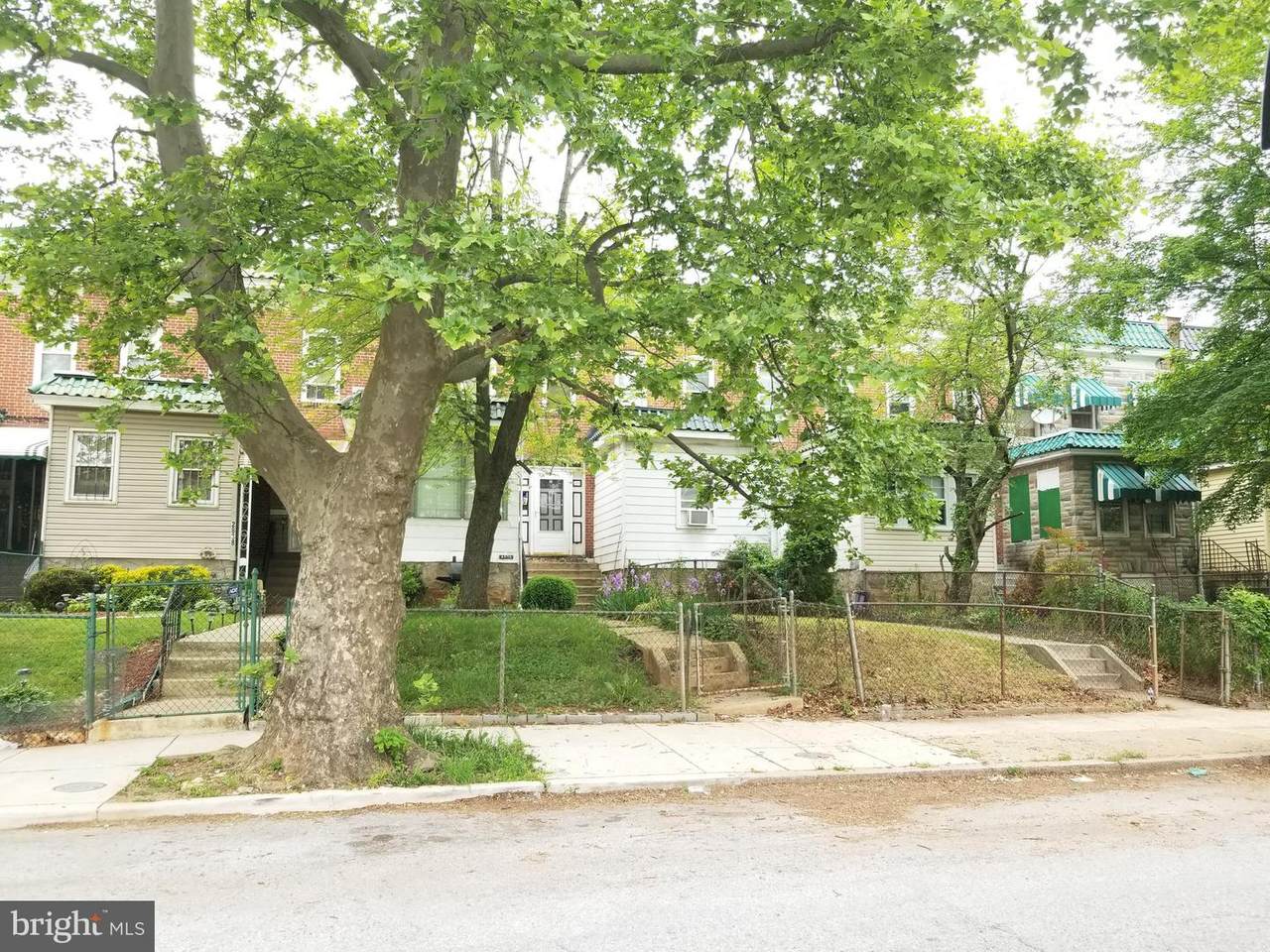 2834 Oakley Avenue - Photo 1