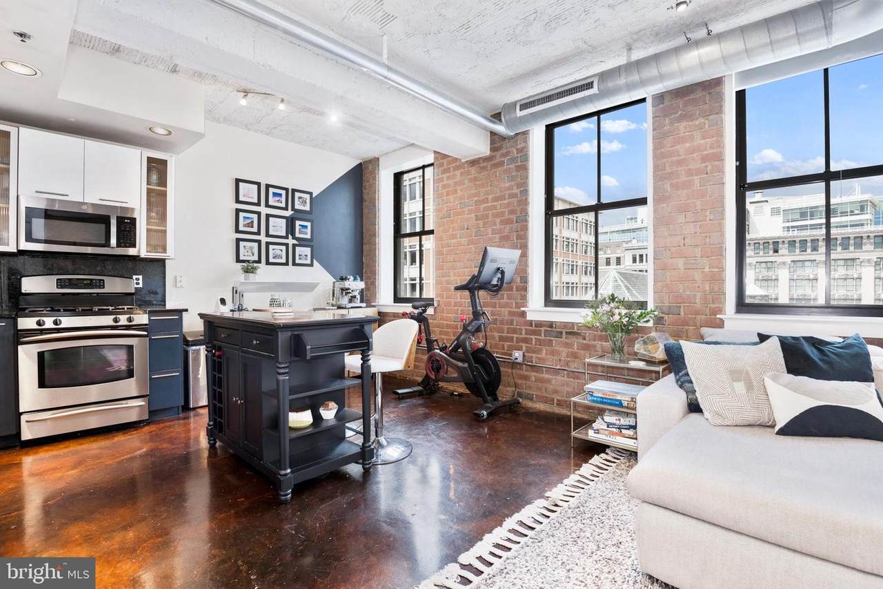 916 G Street - Photo 1