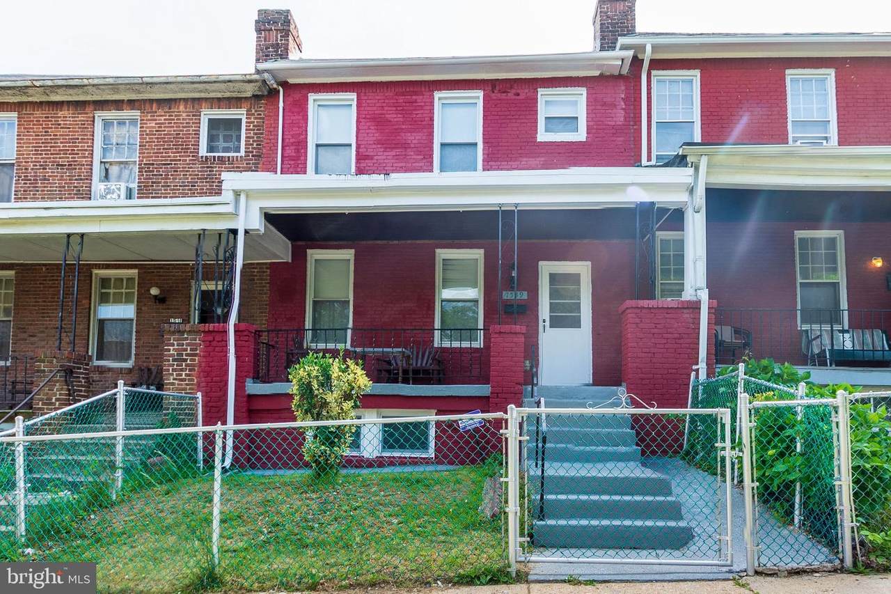 1539 Montpelier Street - Photo 1