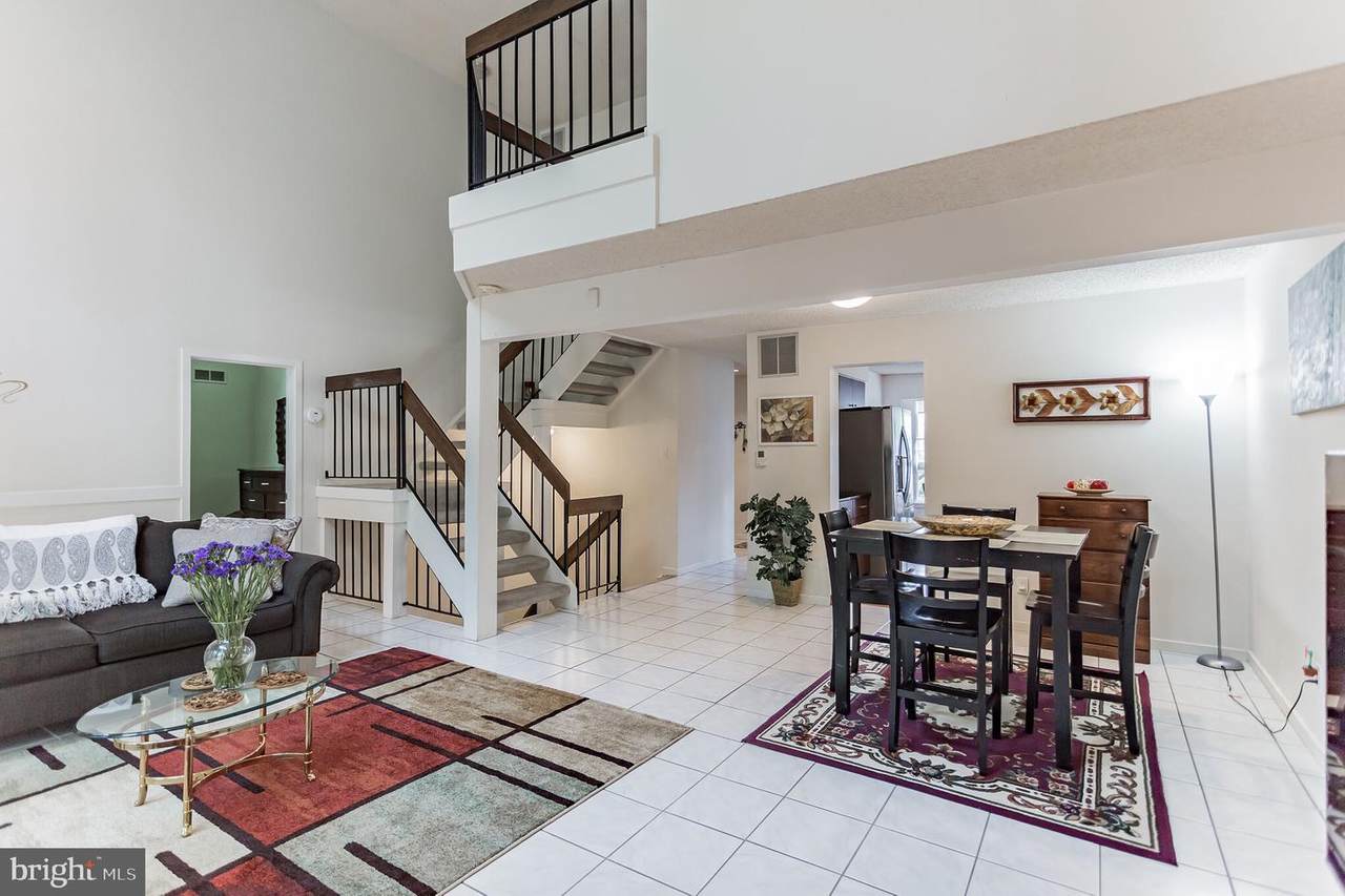 213 Chanticleer - Photo 1