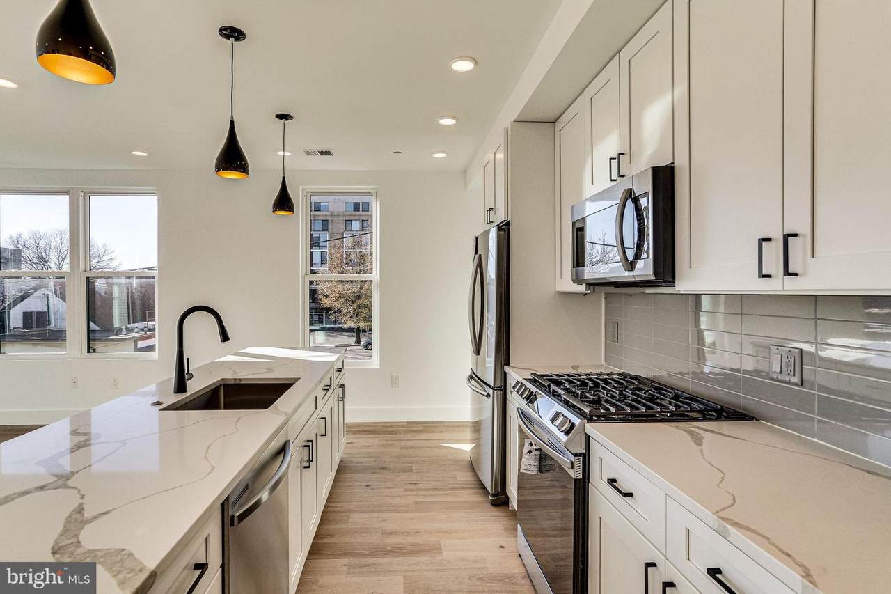 646 Newton Place - Photo 1