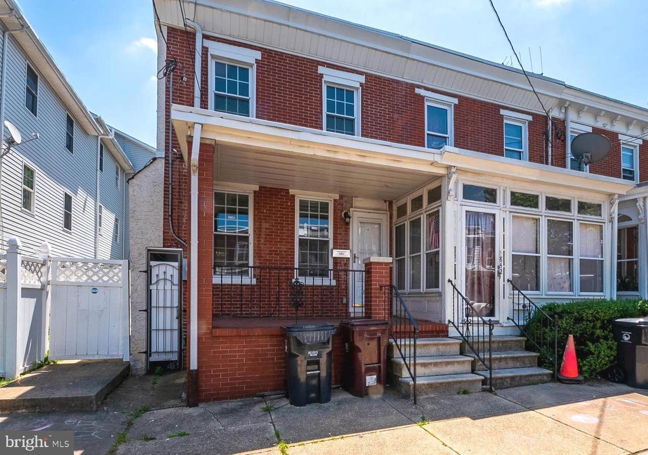 844 Dupont Street - Photo 1