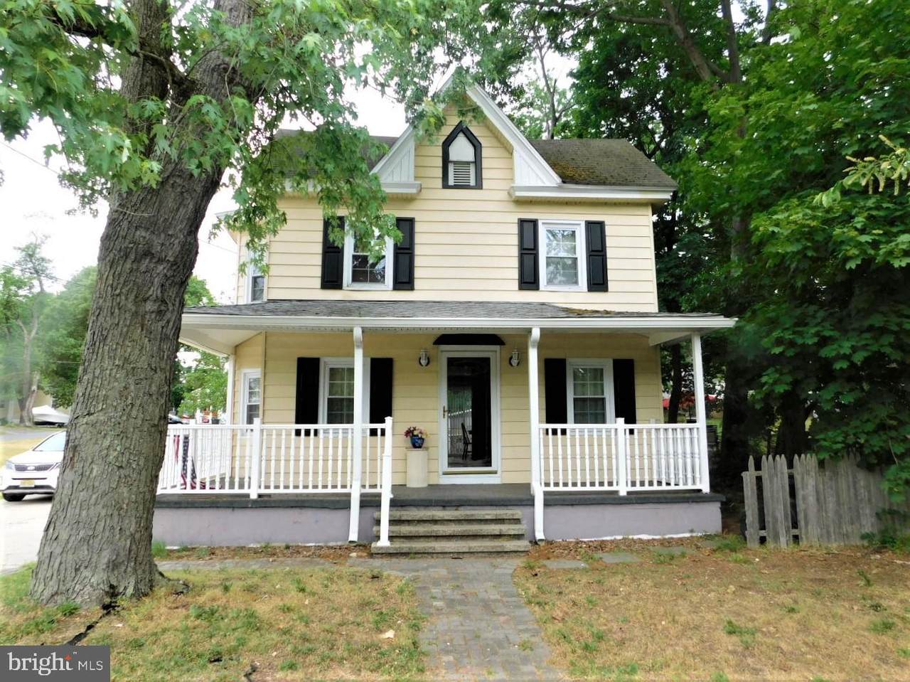 1640 Almonesson Road - Photo 1
