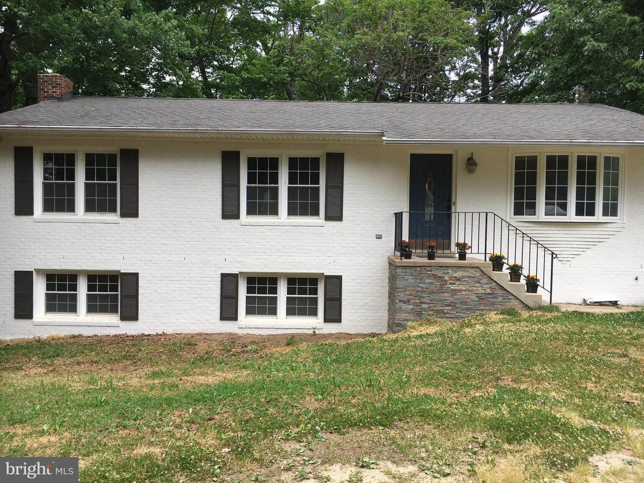 2425 Sixes Road - Photo 1