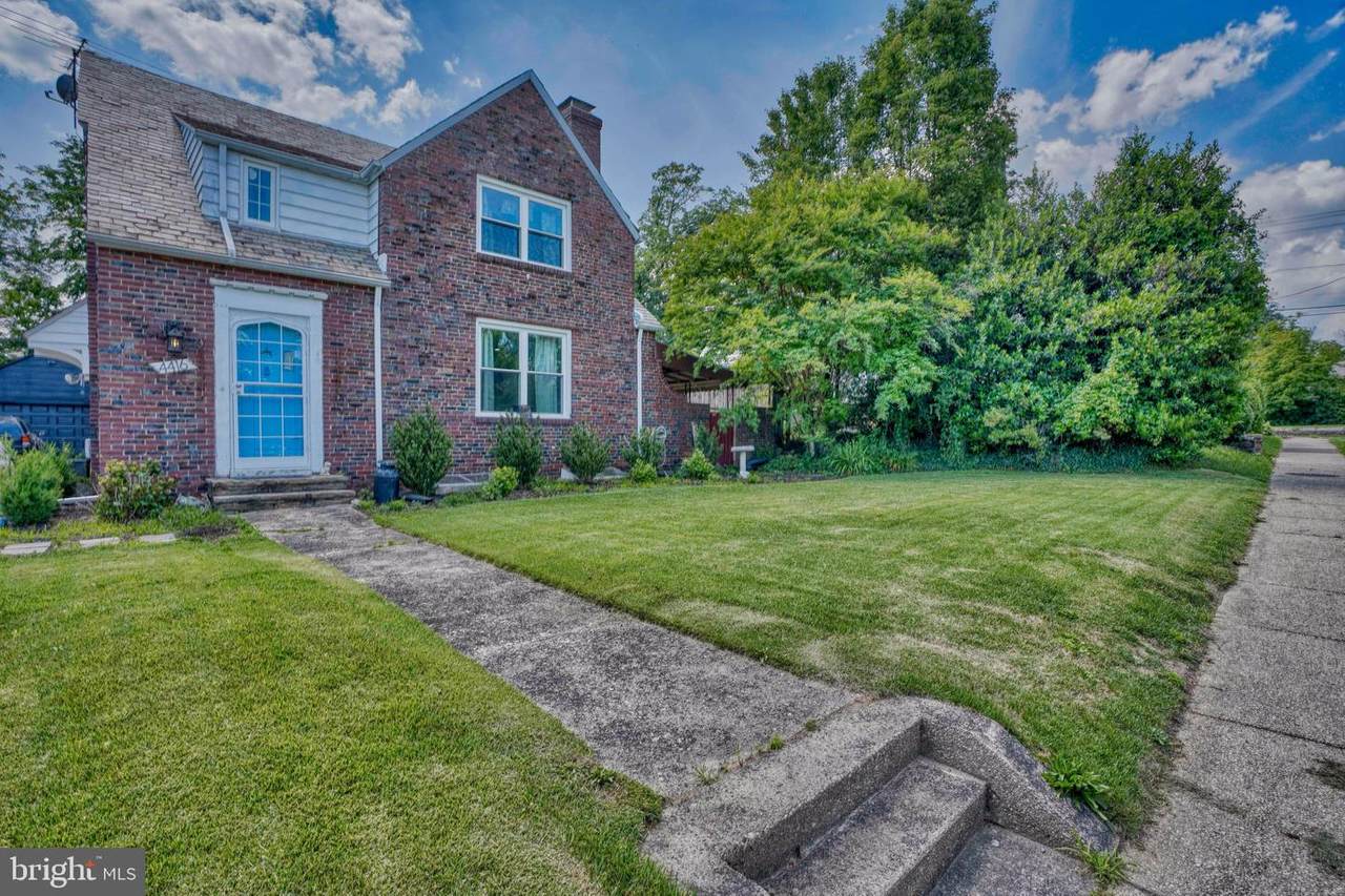 4416 Eastway - Photo 1