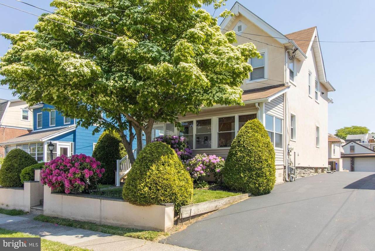 2611 Chestnut Avenue - Photo 1