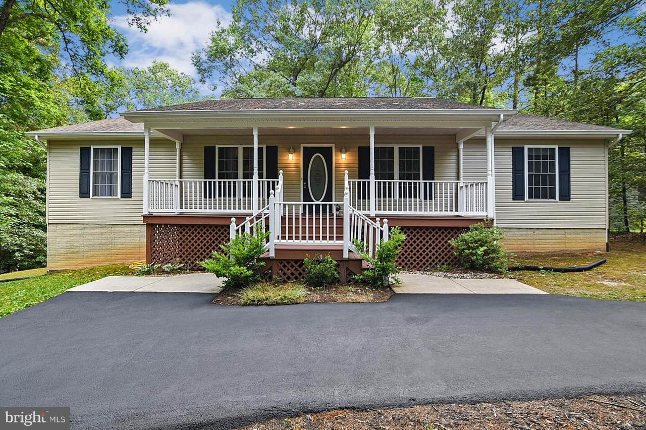 7462 Buchanan - Photo 1