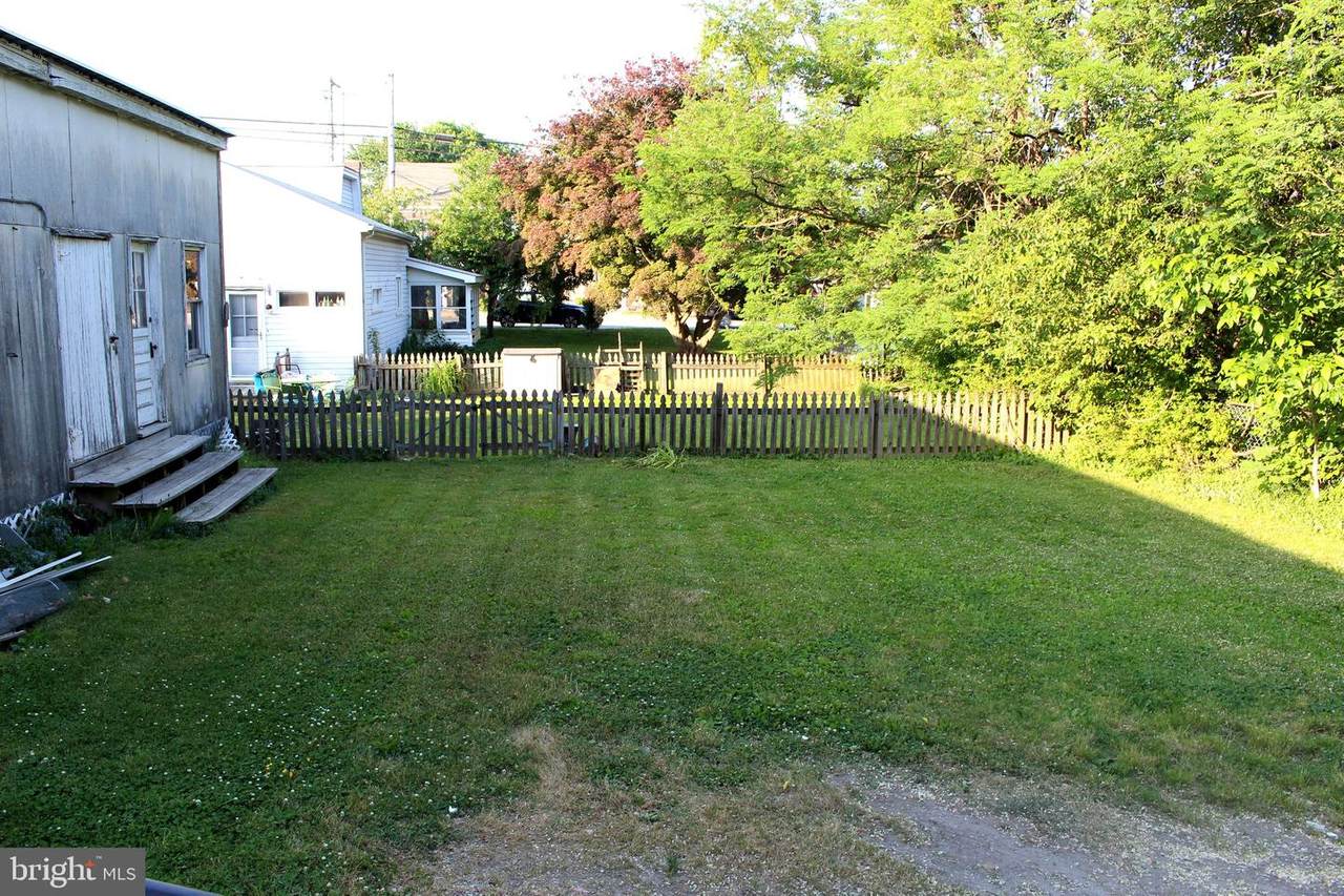 105 Poplar Road - Photo 1