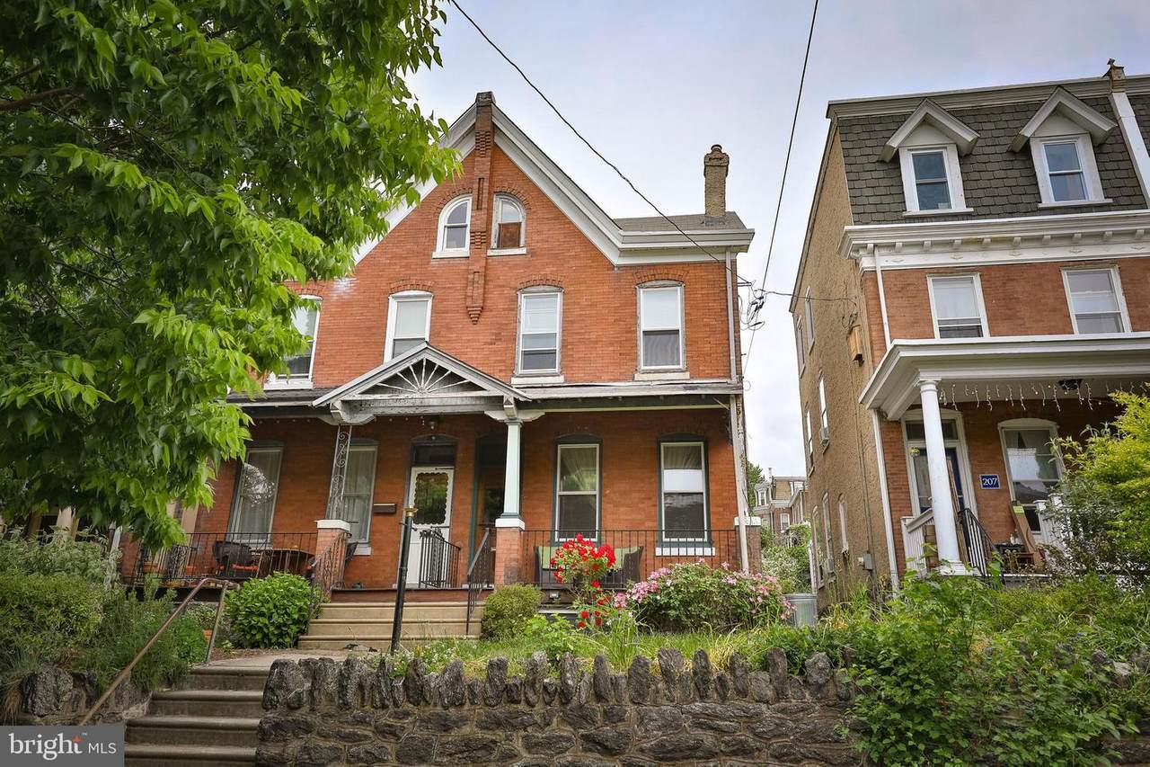 205 Rochelle Avenue - Photo 1