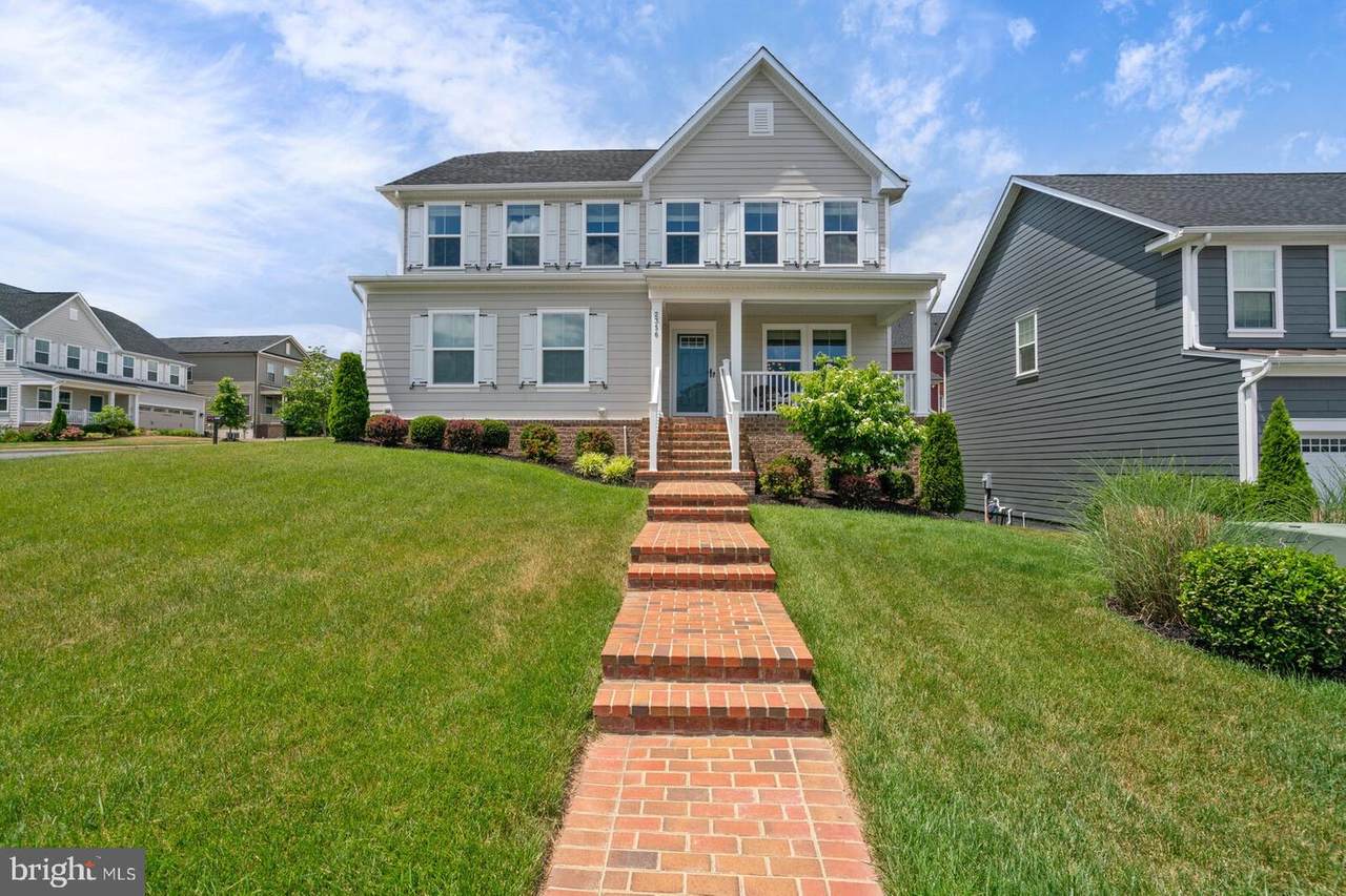2356 Harmsworth Drive - Photo 1