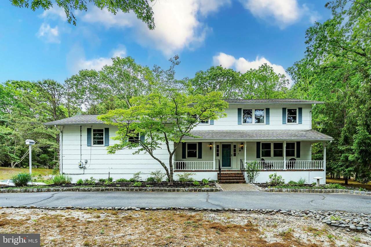 16 Perkins Lane - Photo 1