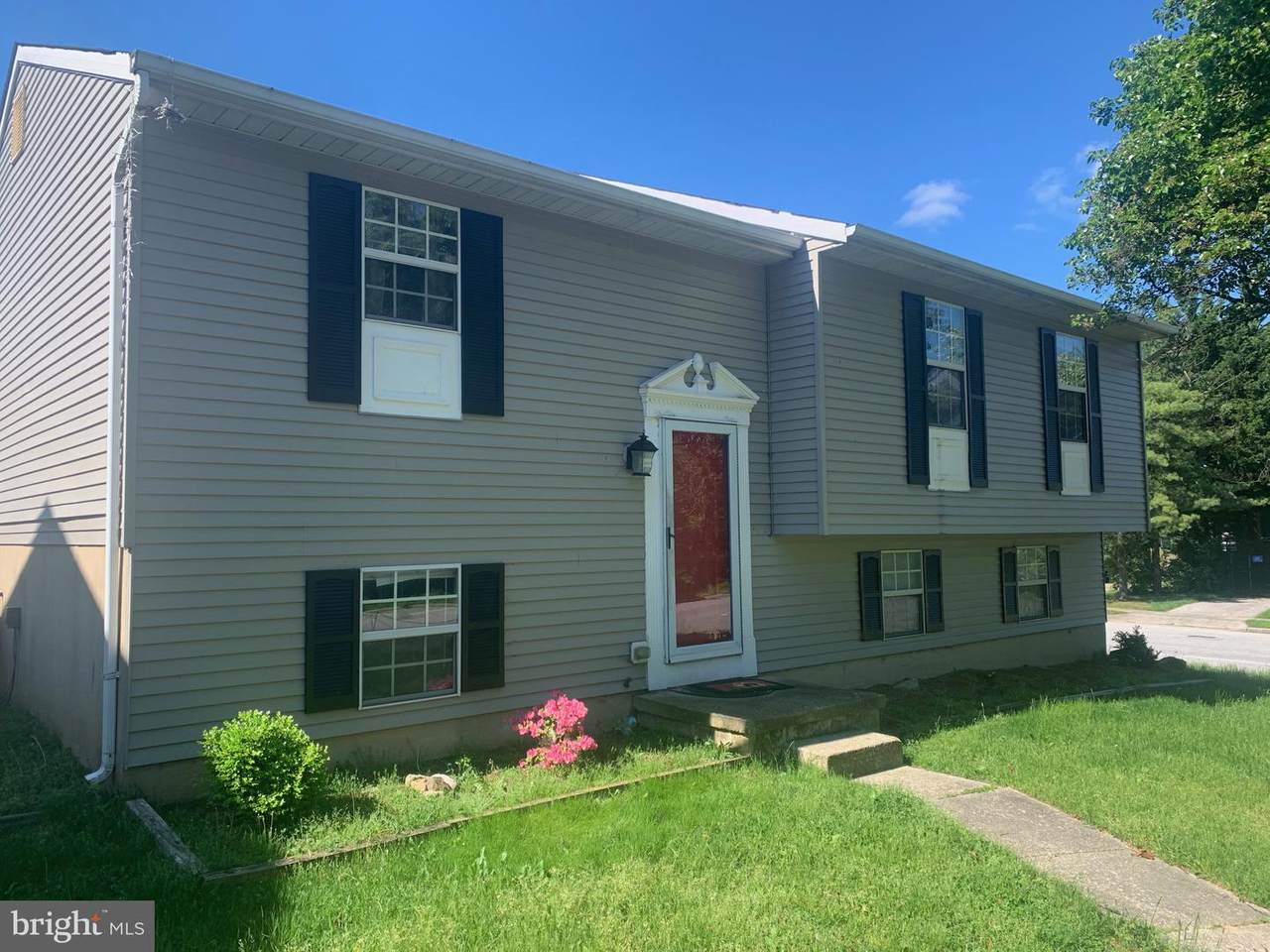 329 10TH Avenue - Photo 1