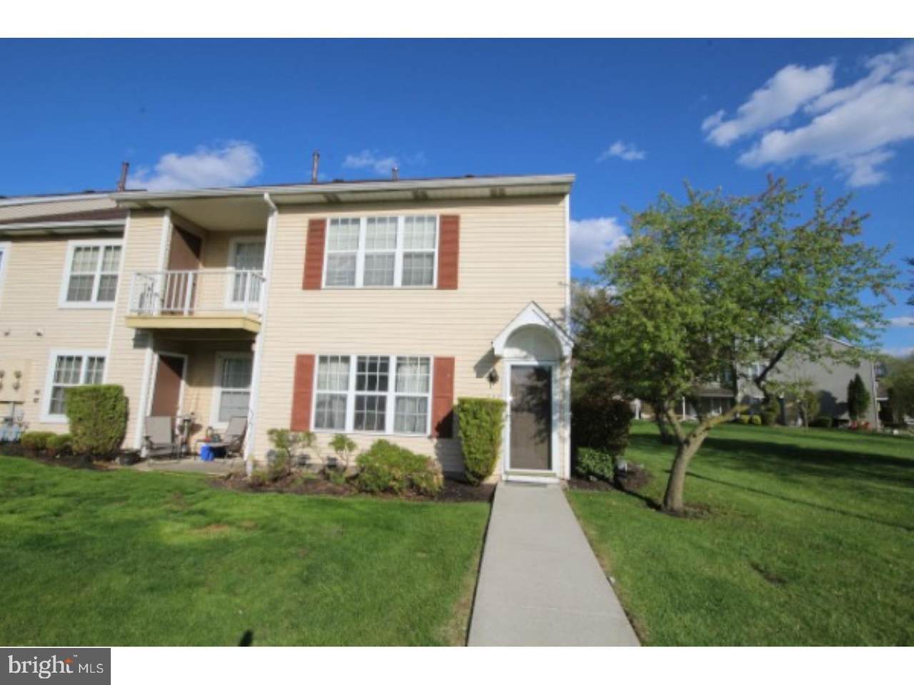 650 Yorkshire Court - Photo 1