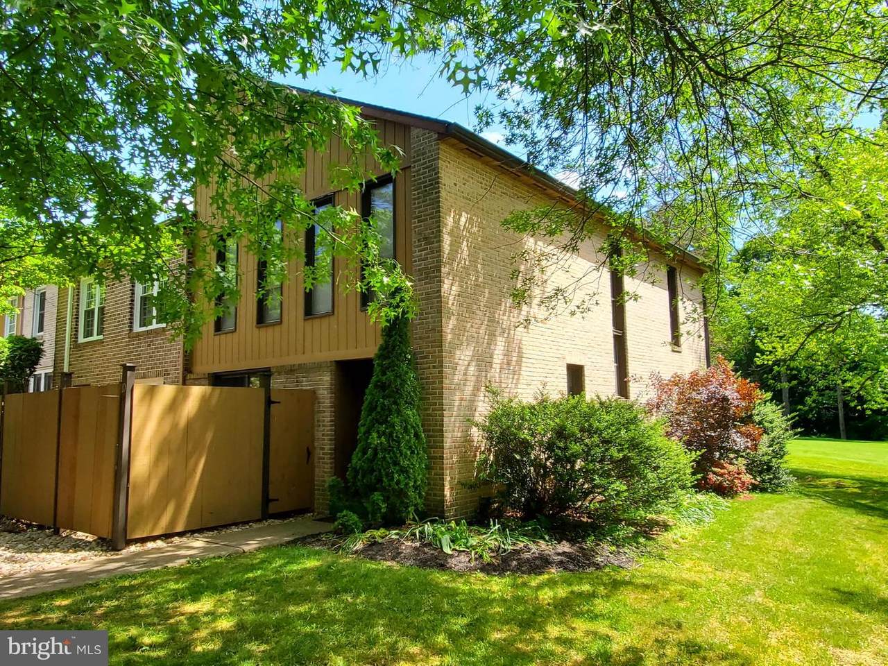 10 Pinehurst Court - Photo 1