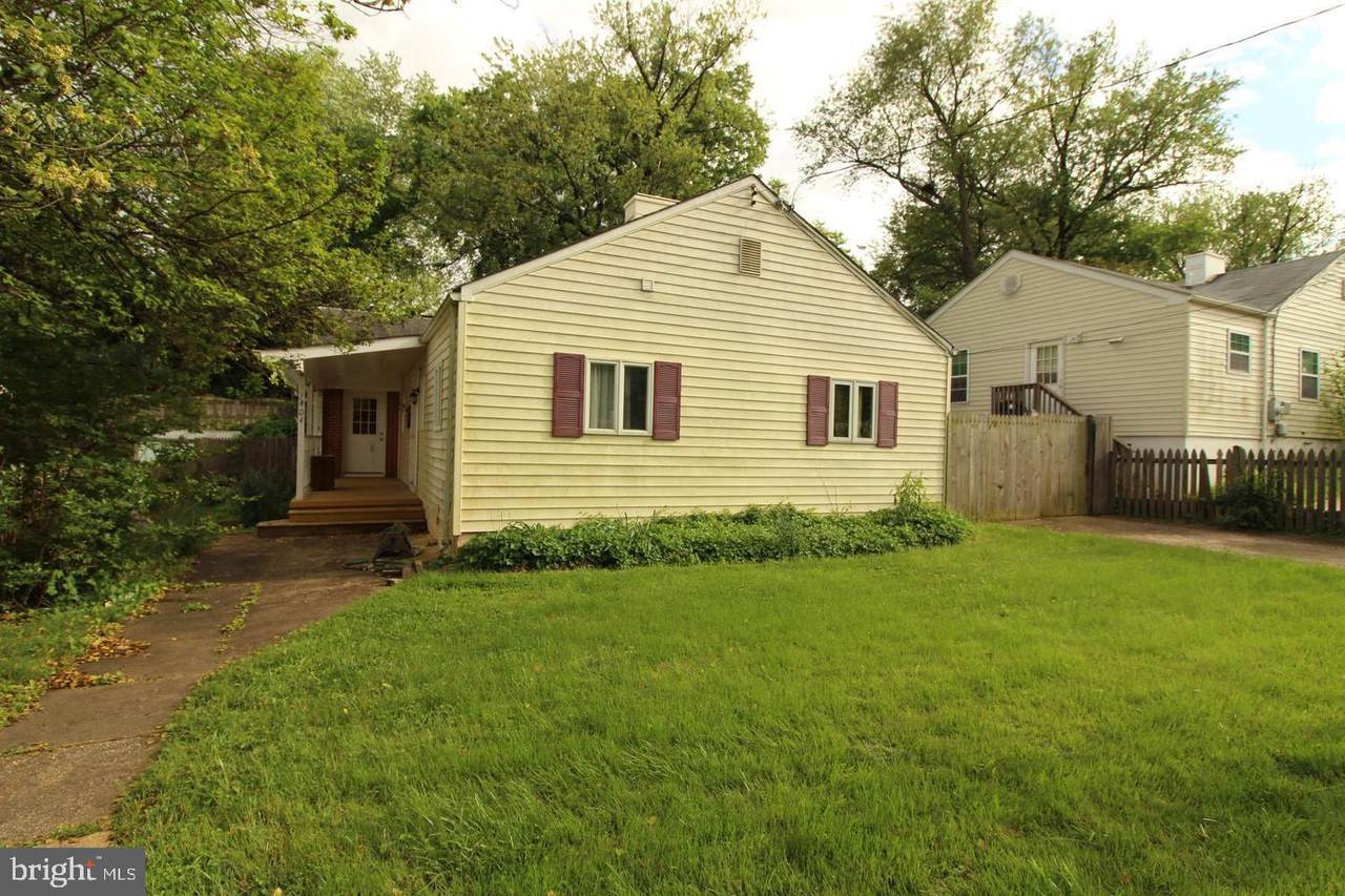 1404 Gleason Street - Photo 1