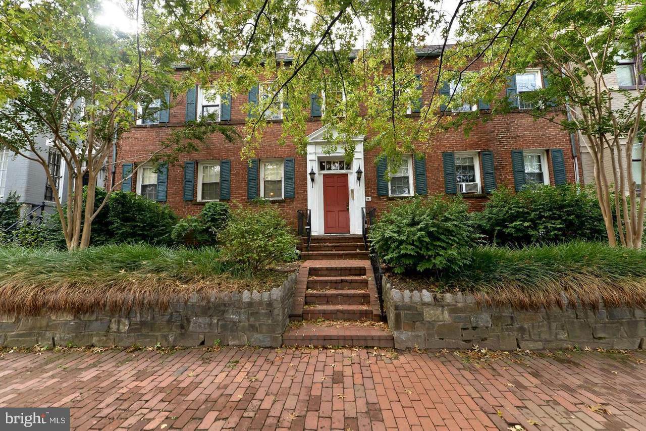 909 E Street - Photo 1