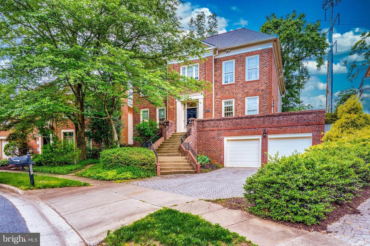 8021 Cobble Creek Circle - Photo 1