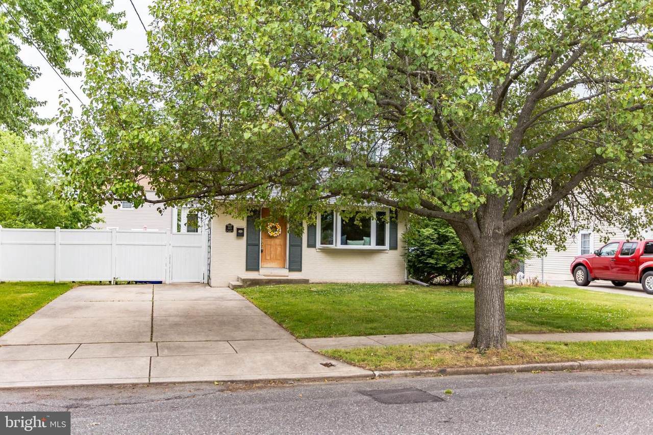 440 Elm Avenue - Photo 1