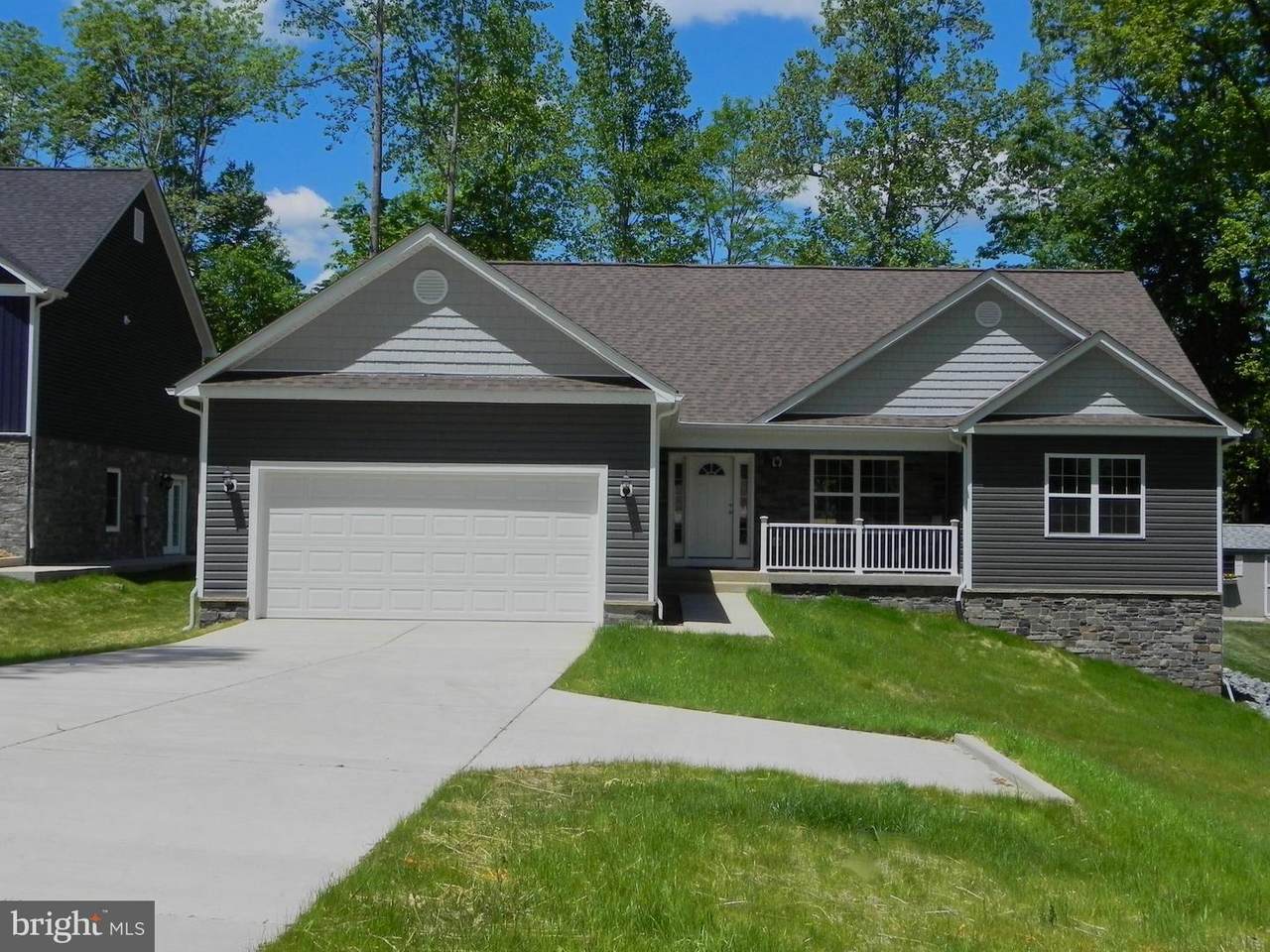 1335 Lakeview Parkway - Photo 1
