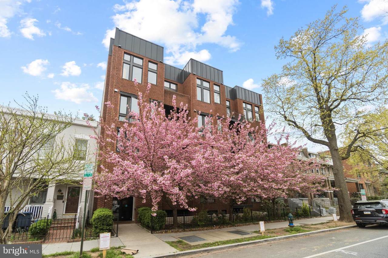 245 15TH Street - Photo 1