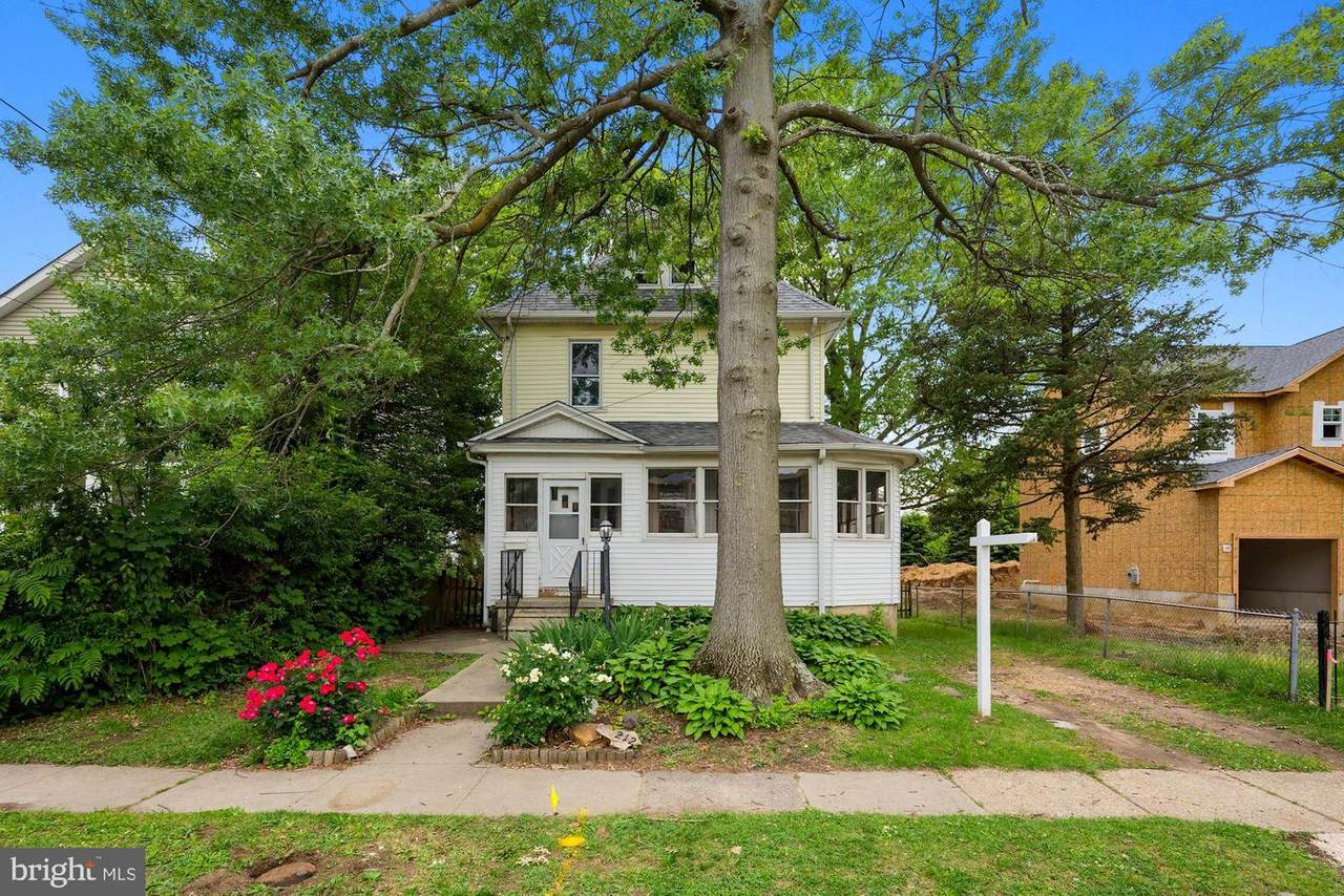 212 Oakland Avenue - Photo 1