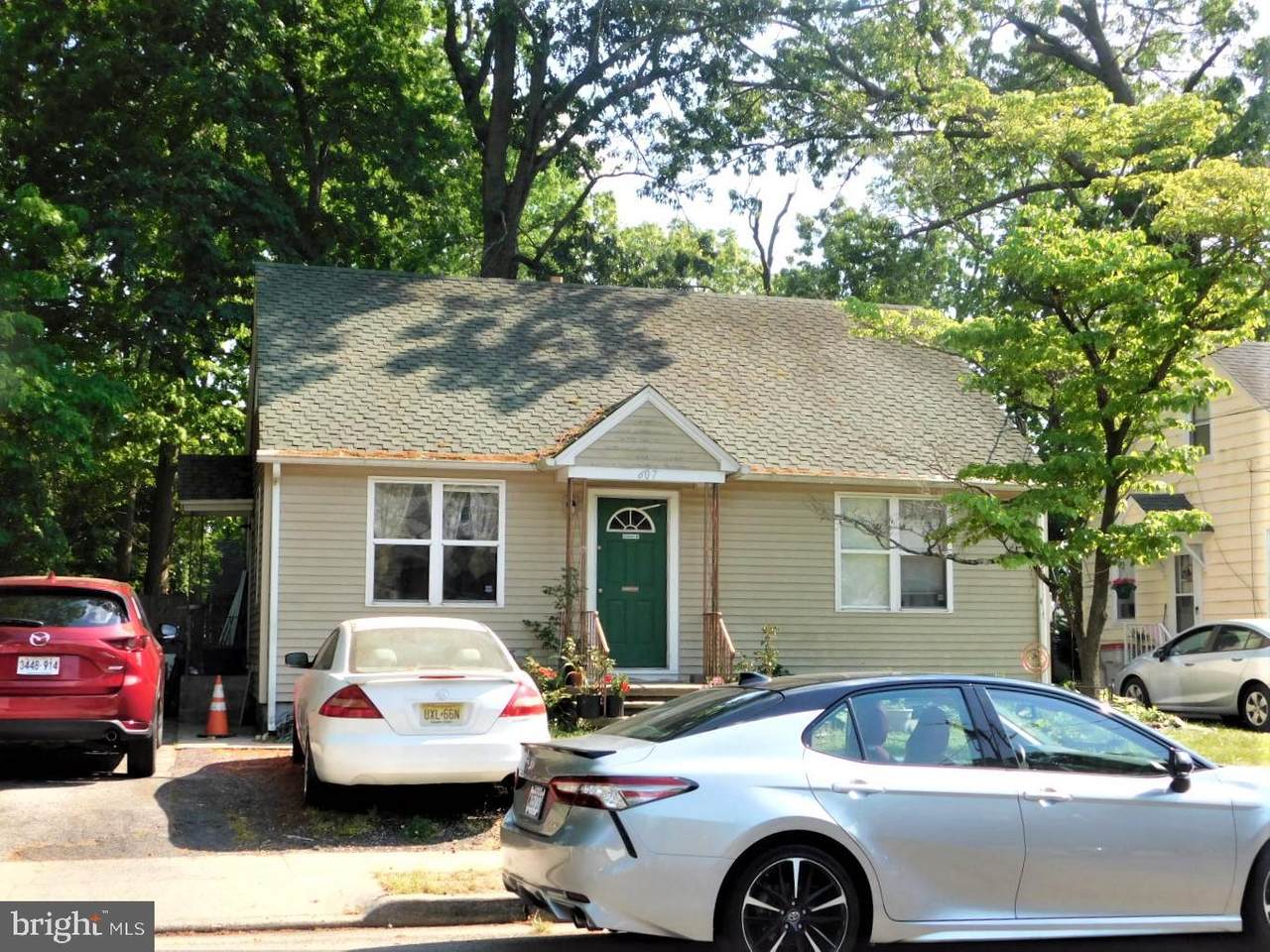 607 Broadway - Photo 1
