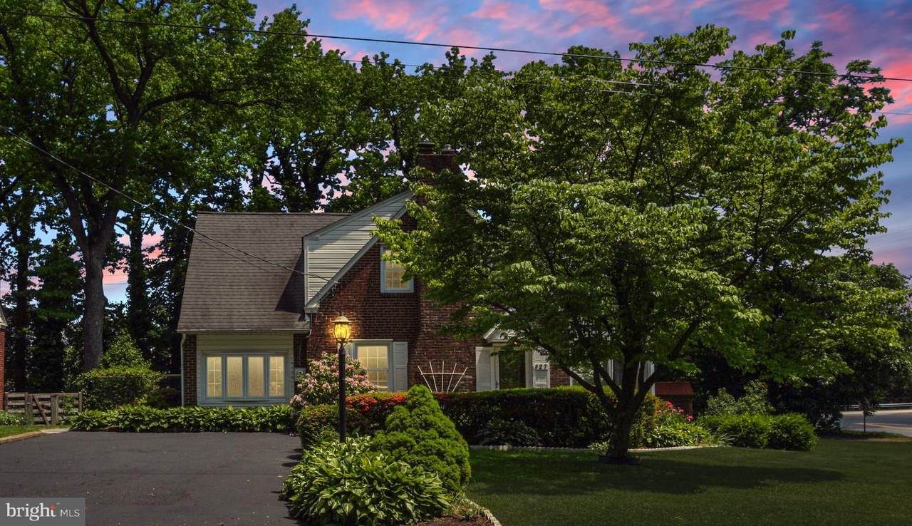 827 Woodsdale Road - Photo 1