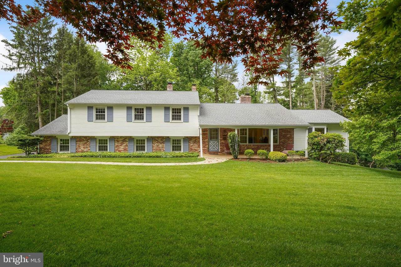401 Bridle Lane - Photo 1