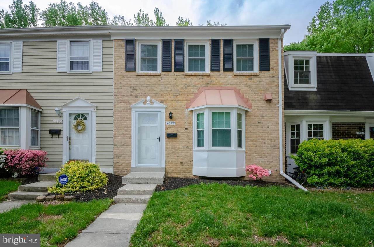 1822 Foxdale Court - Photo 1