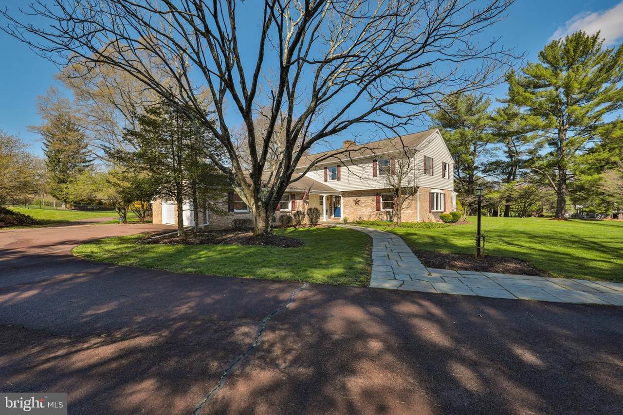 1814 Apple Tree Ln E - Photo 1