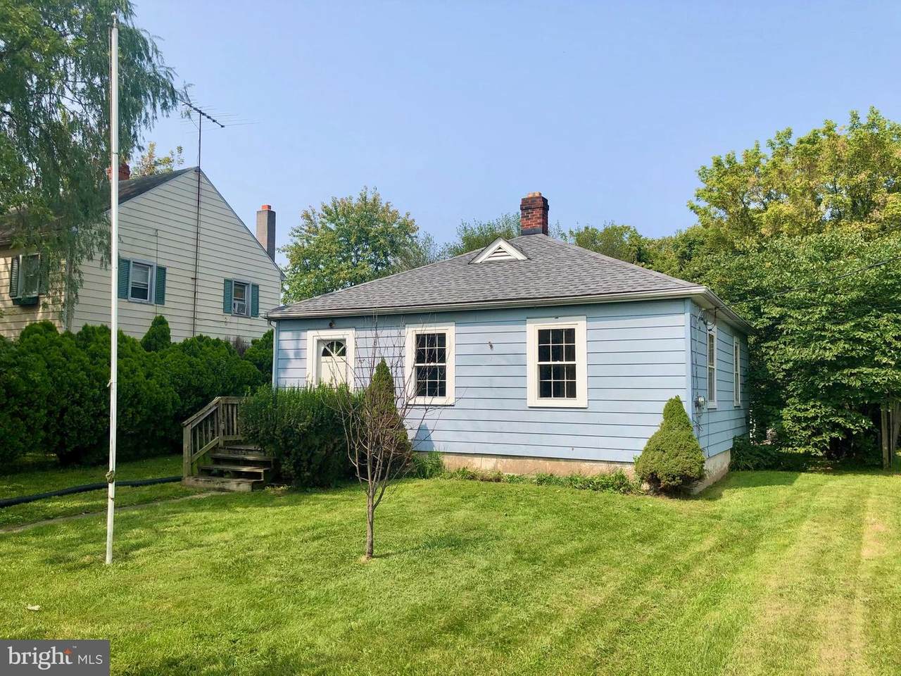 717 Smithfield Avenue - Photo 1