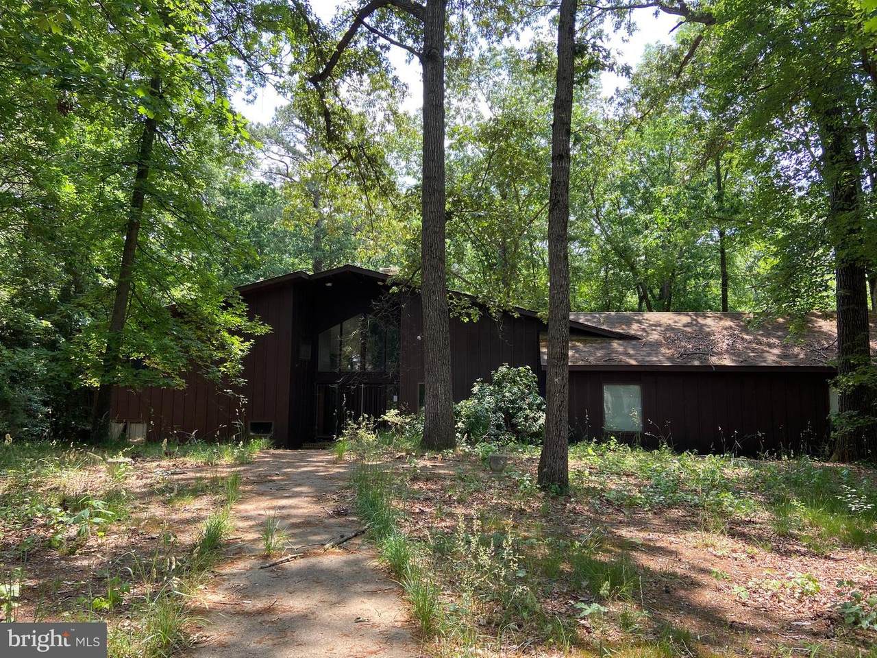 109 Surrey Drive - Photo 1