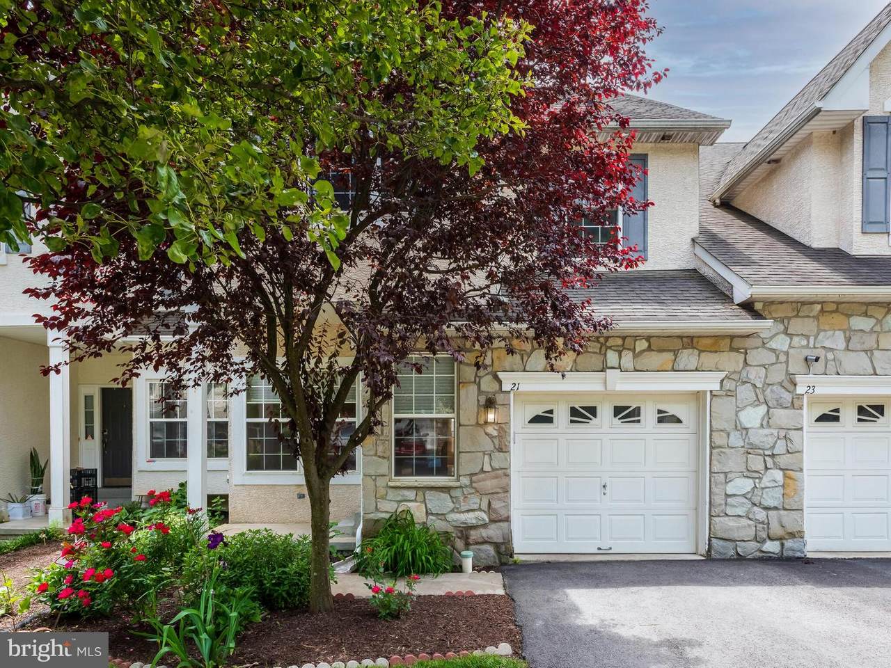 21 Kennedy Drive - Photo 1