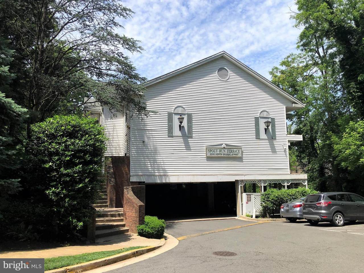 2050 Calvert Street - Photo 1