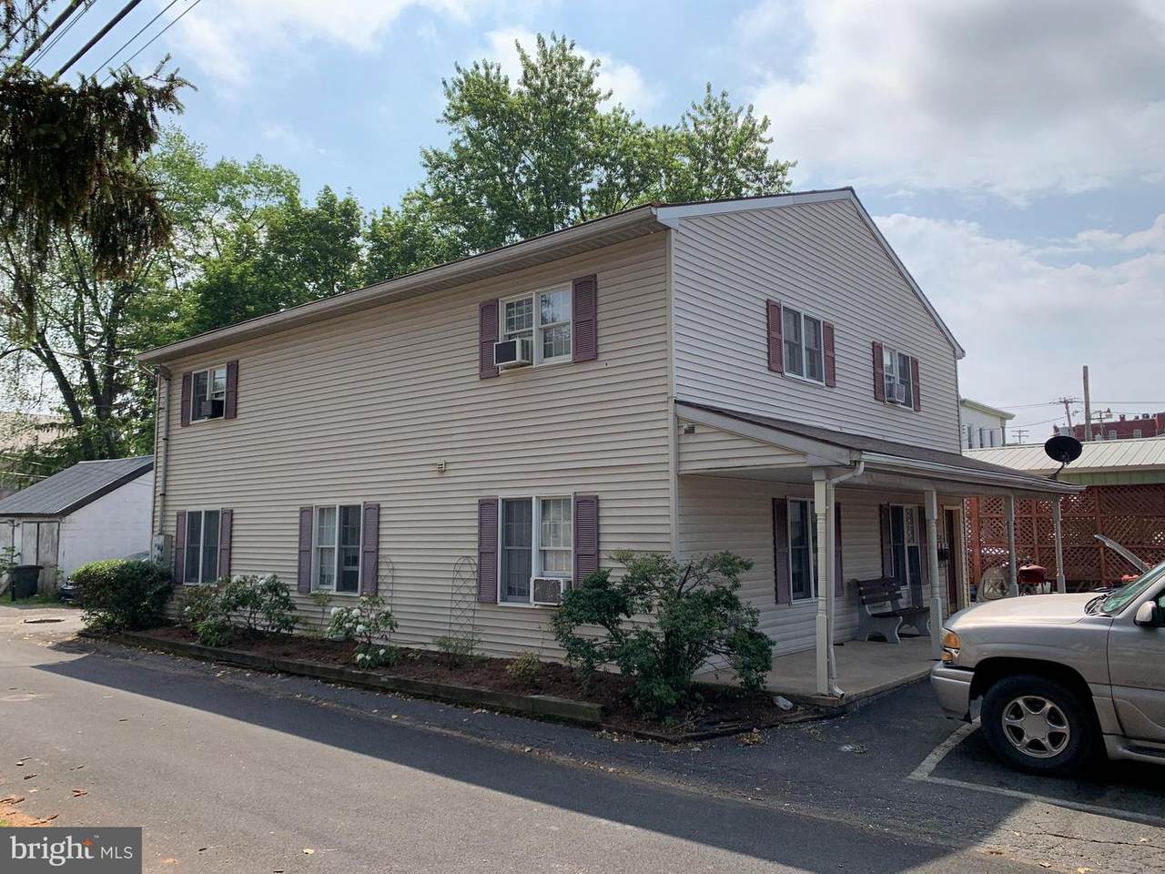 117 Poplar Street - Photo 1