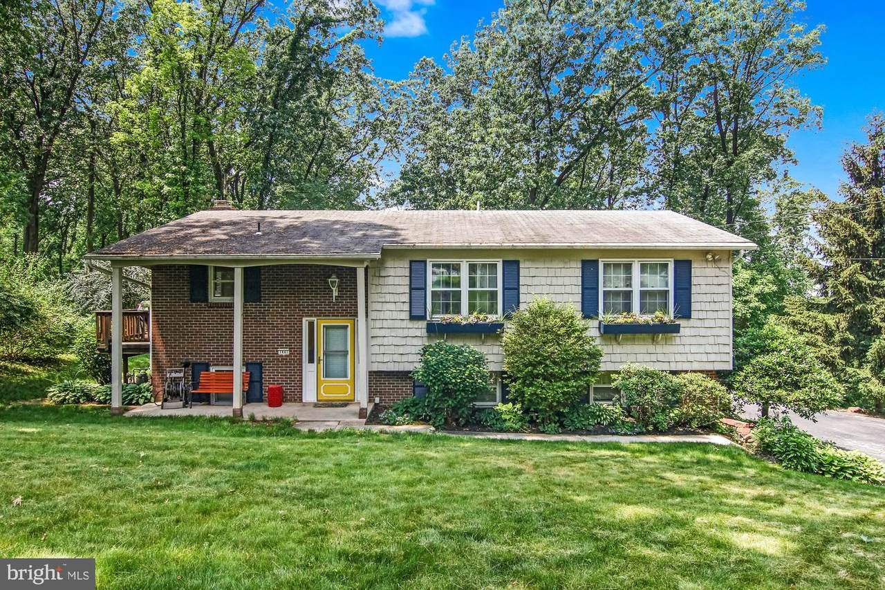 1441 Bradley Avenue - Photo 1