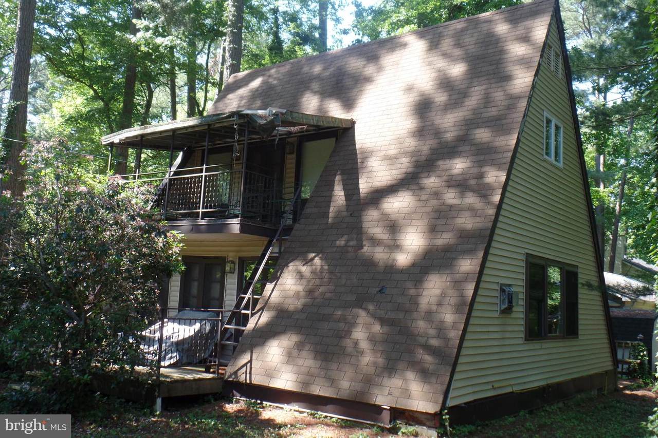 864 Whispering Pine Circle - Photo 1
