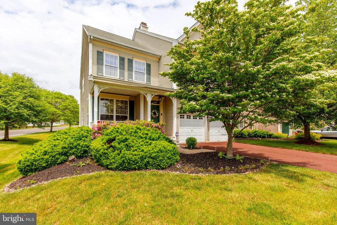 310 Mustang Lane - Photo 1